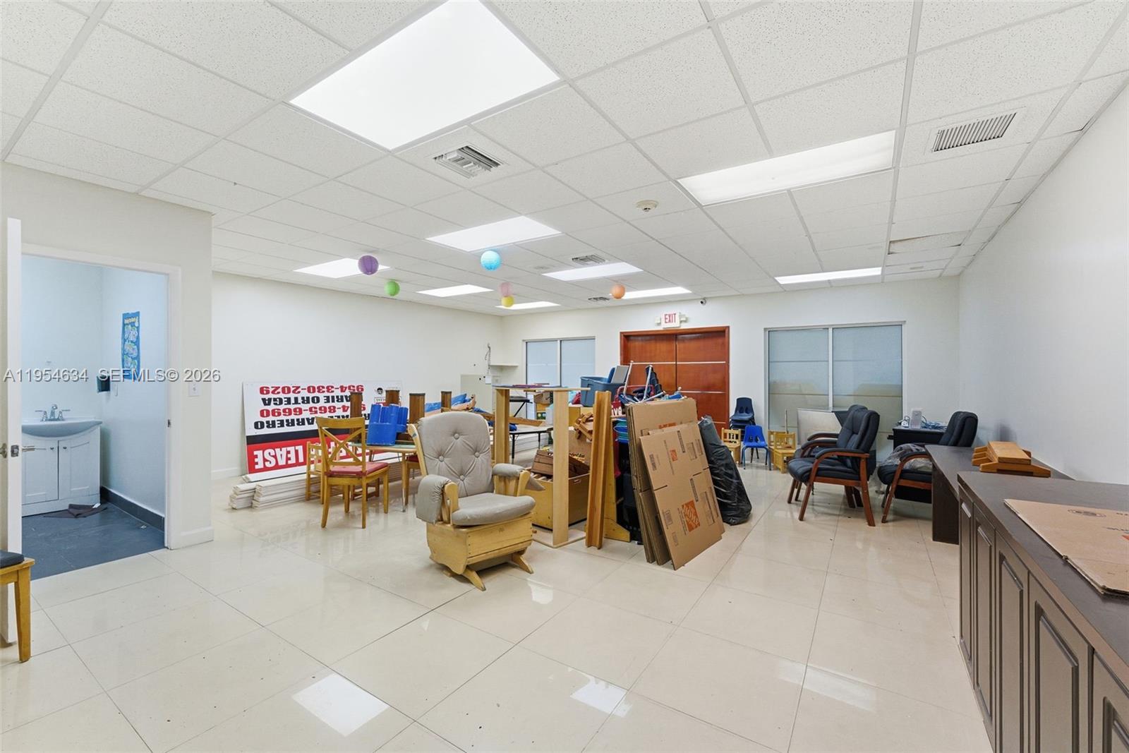   /   кв.футов $ 2026-01-28 0 Фото