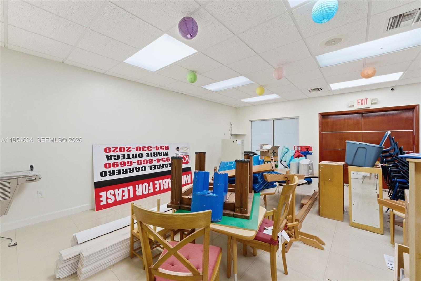   /   кв.футов $ 2026-01-28 0 Фото