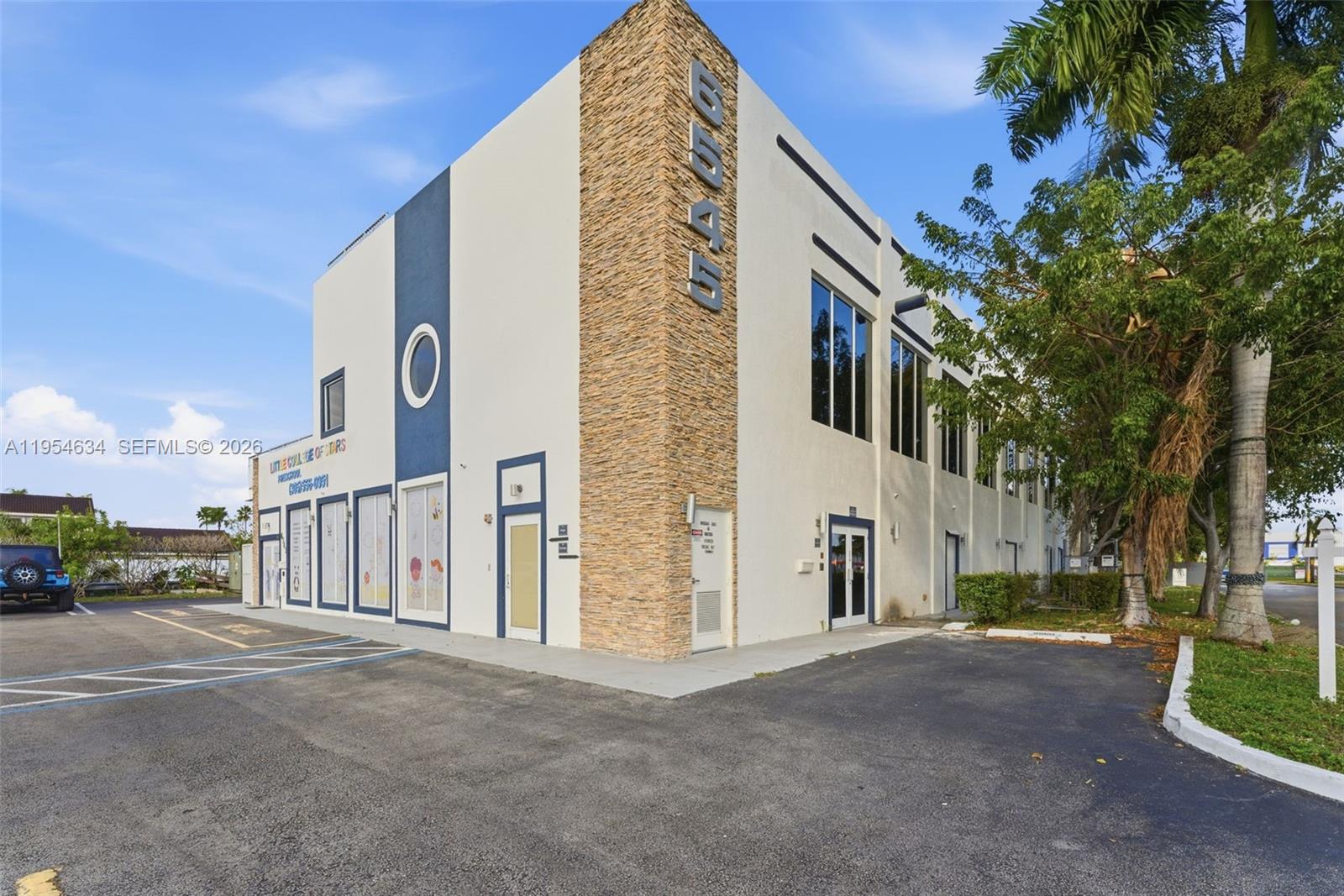   /   кв.футов $ 2026-01-28 0 Фото