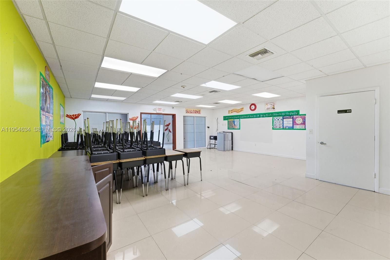   /   кв.футов $ 2026-01-28 0 Фото