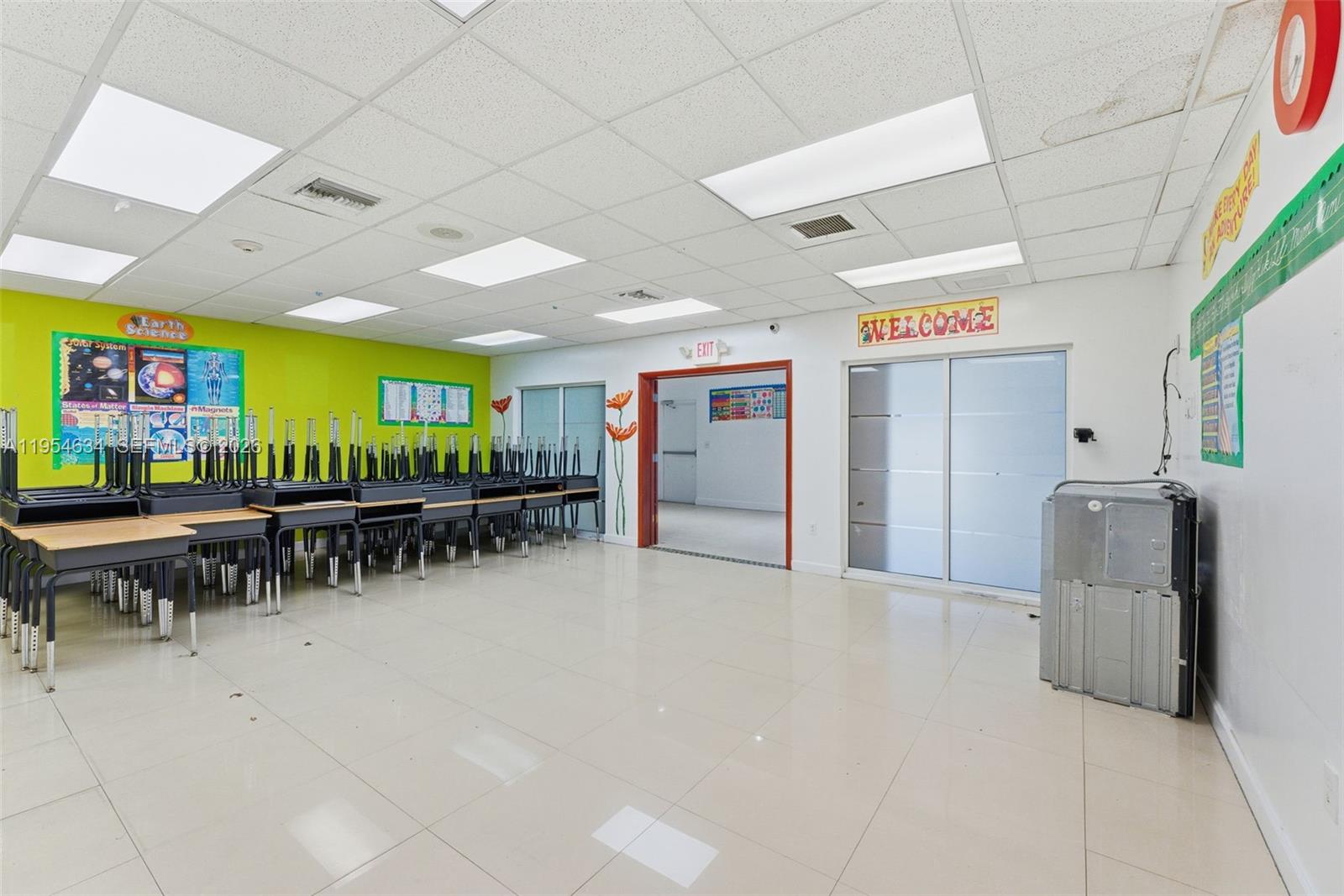   /   кв.футов $ 2026-01-28 0 Фото