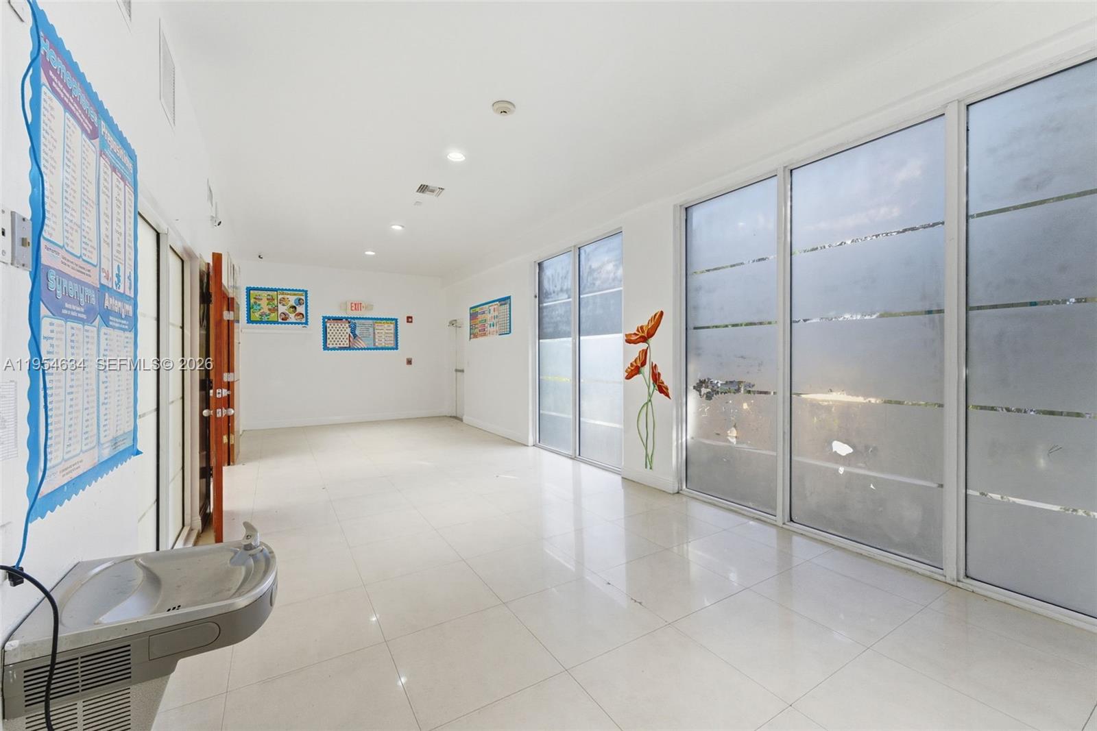   /   кв.футов $ 2026-01-28 0 Фото