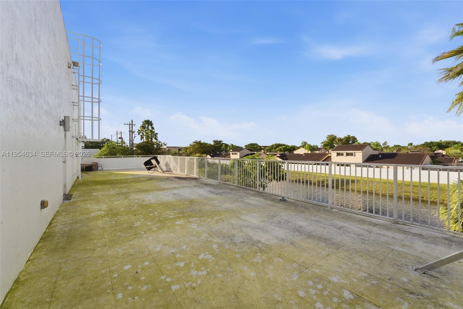   /   кв.футов $ 2026-01-28 0 Фото