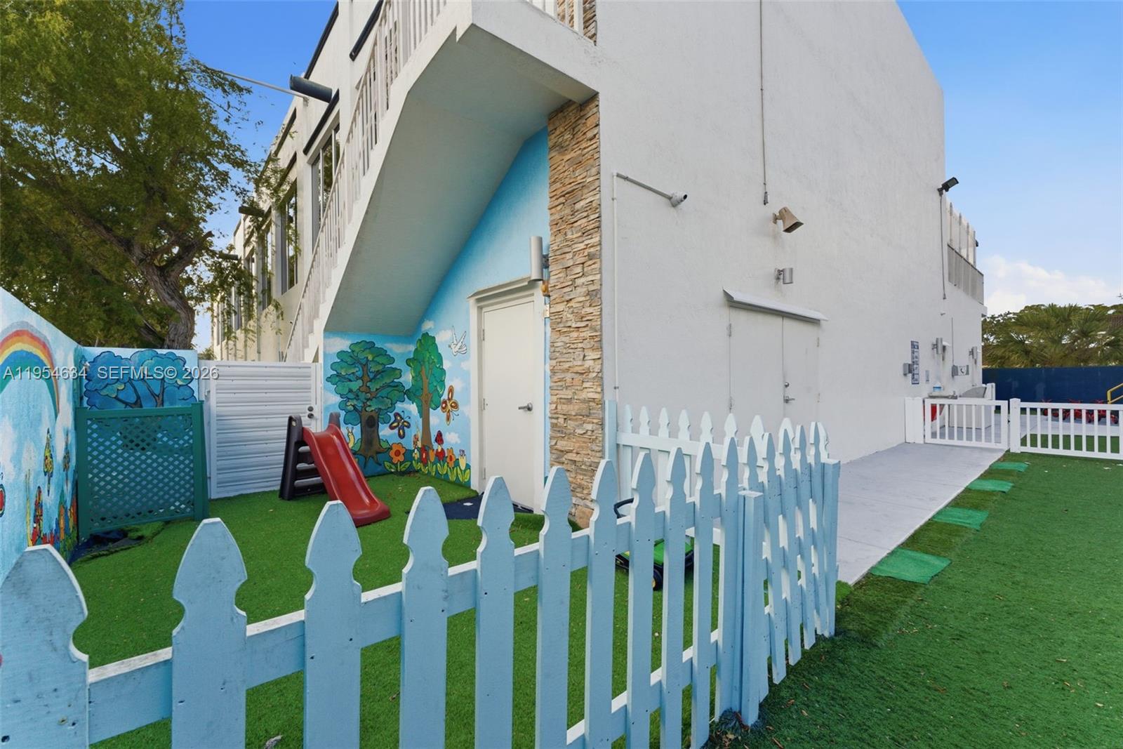   /   кв.футов $ 2026-01-28 0 Фото