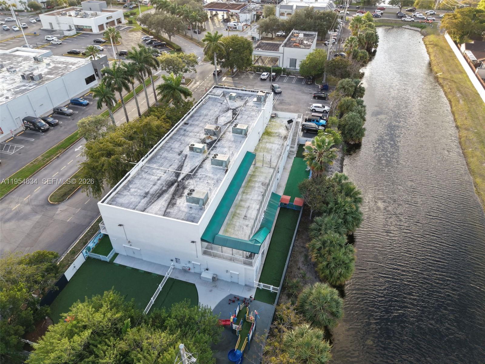   /   кв.футов $ 2026-01-28 0 Фото