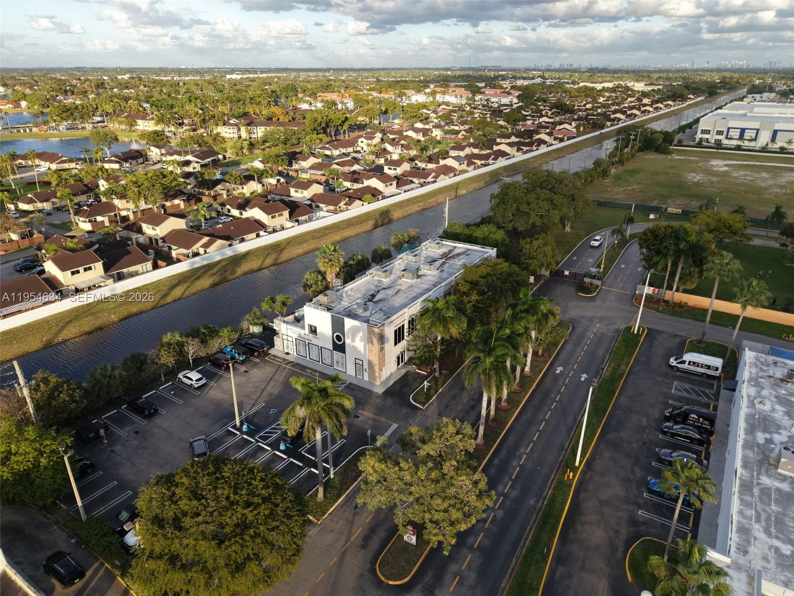   /   кв.футов $ 2026-01-28 0 Фото