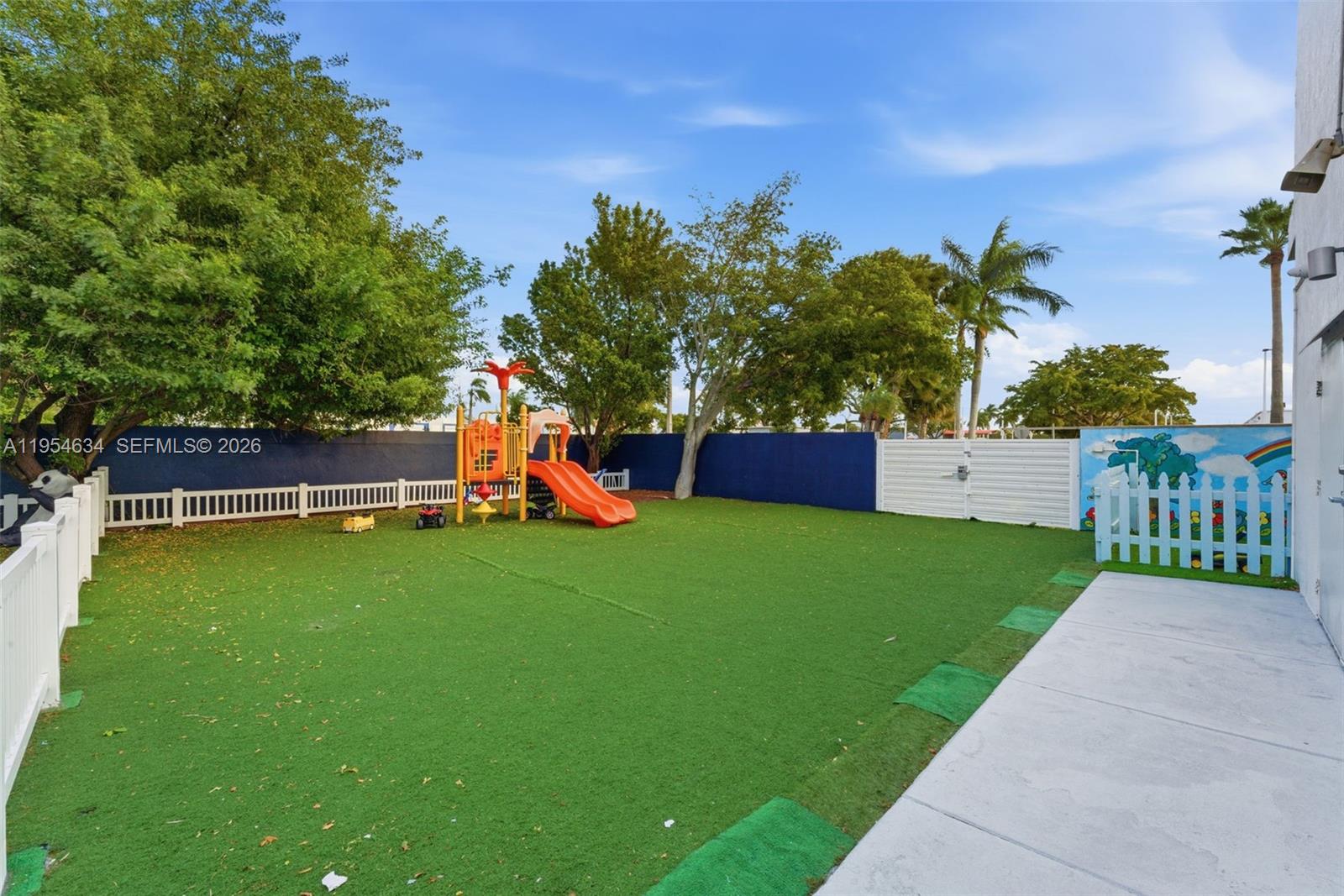   /   кв.футов $ 2026-01-28 0 Фото