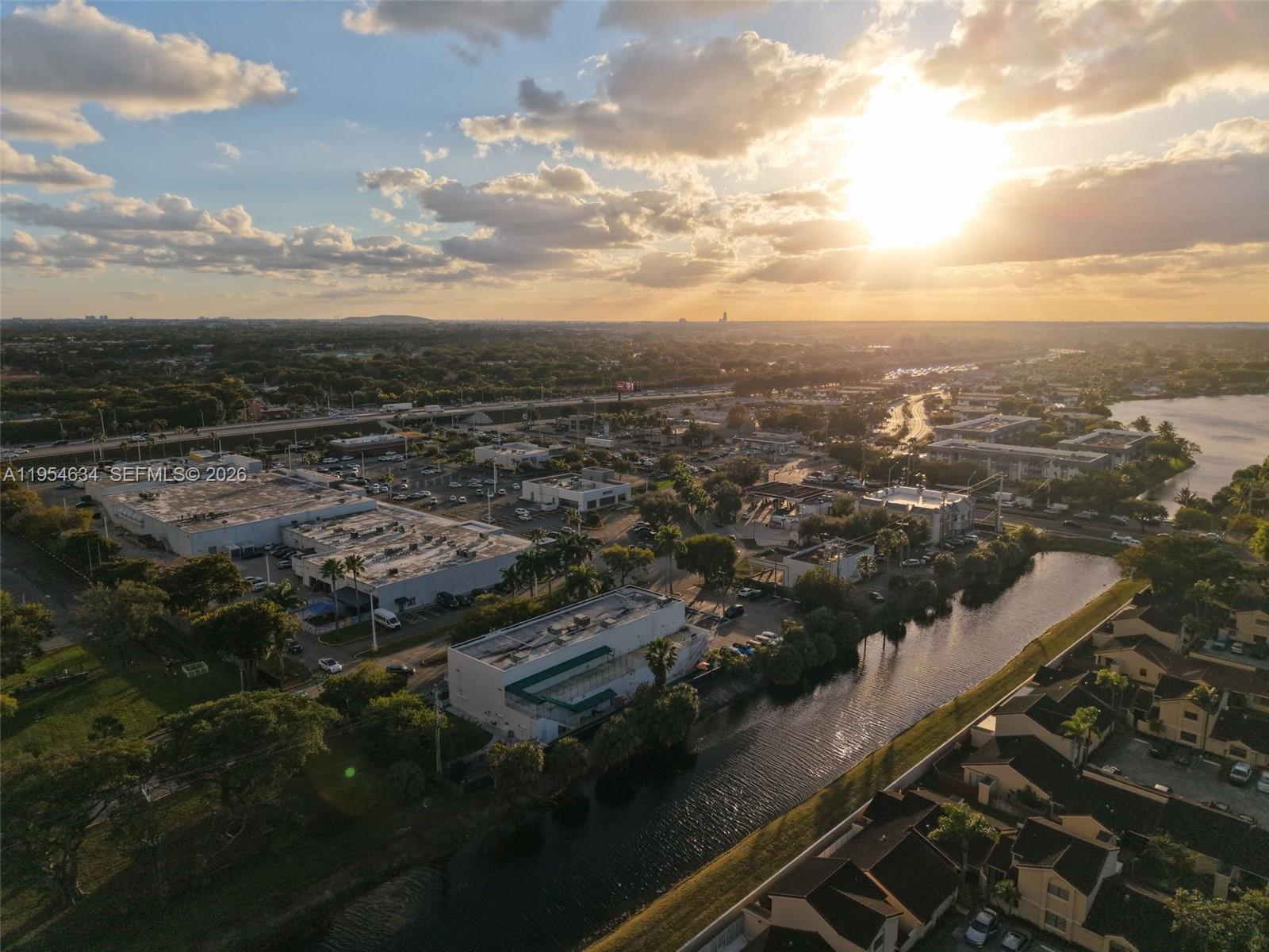   /   кв.футов $ 2026-01-28 0 Фото