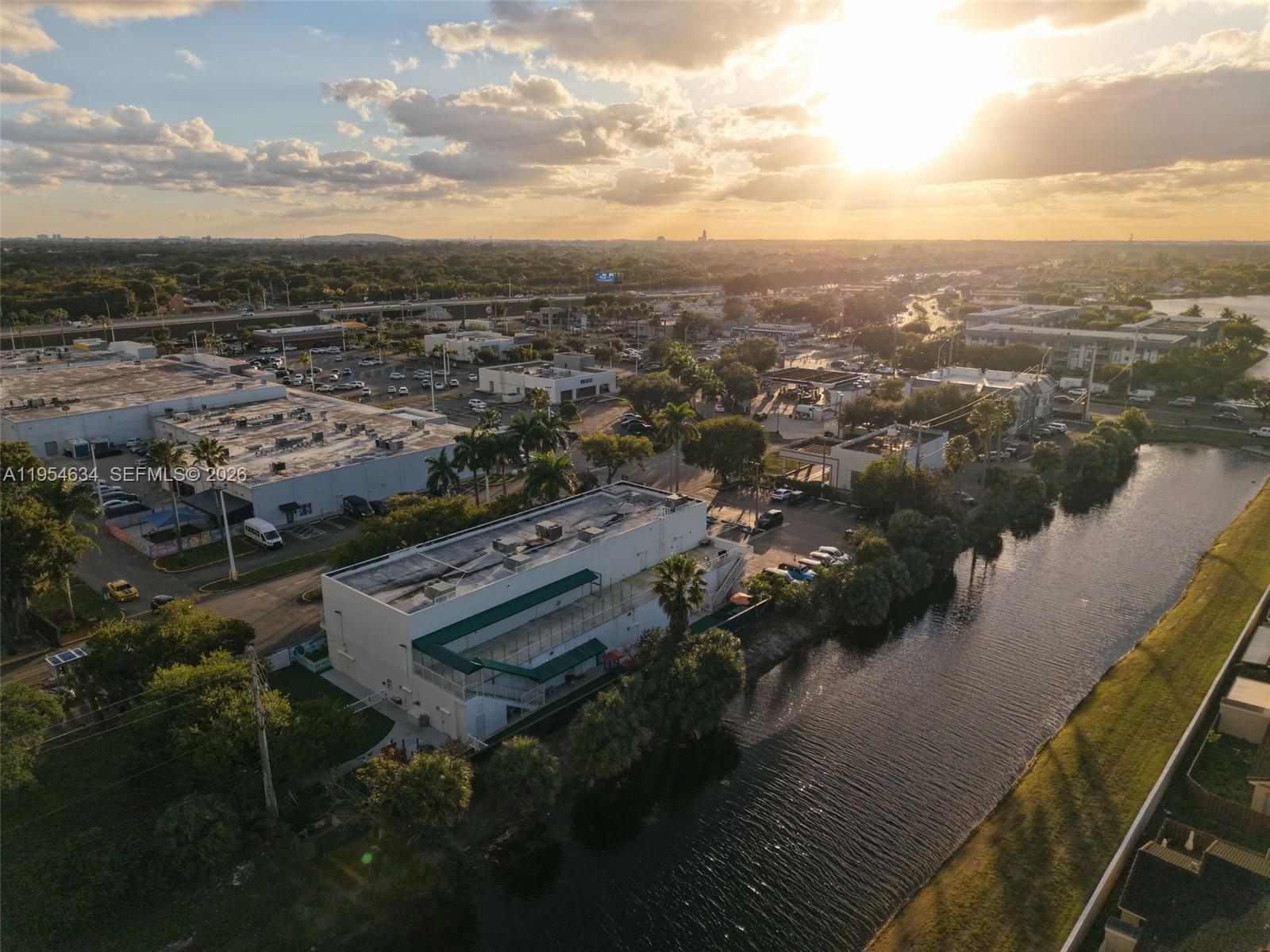   /   кв.футов $ 2026-01-28 0 Фото