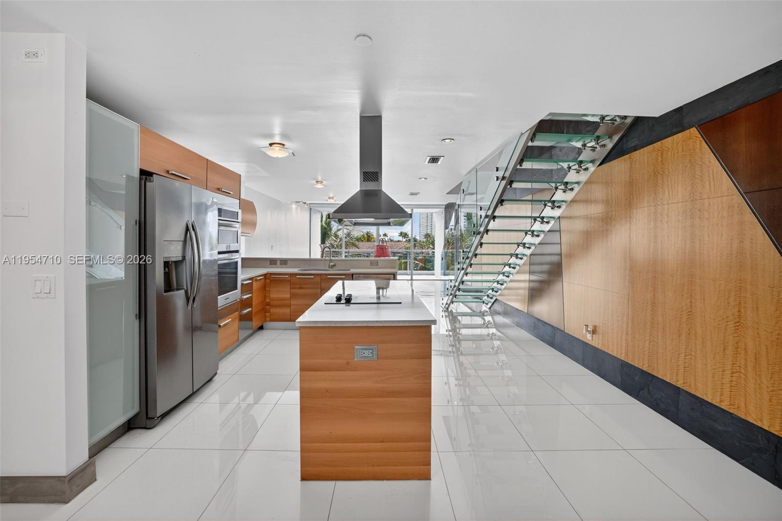 Photo of 2950 188th St  #302, Aventura, Florida, 33180 - 