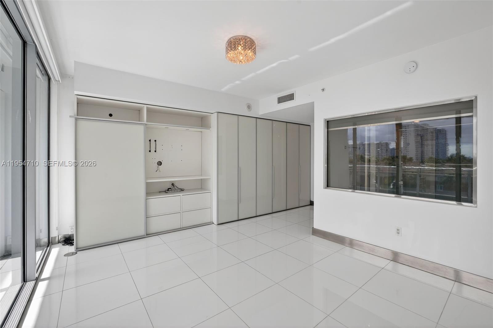 Photo of 2950 188th St  #302, Aventura, Florida, 33180 - 