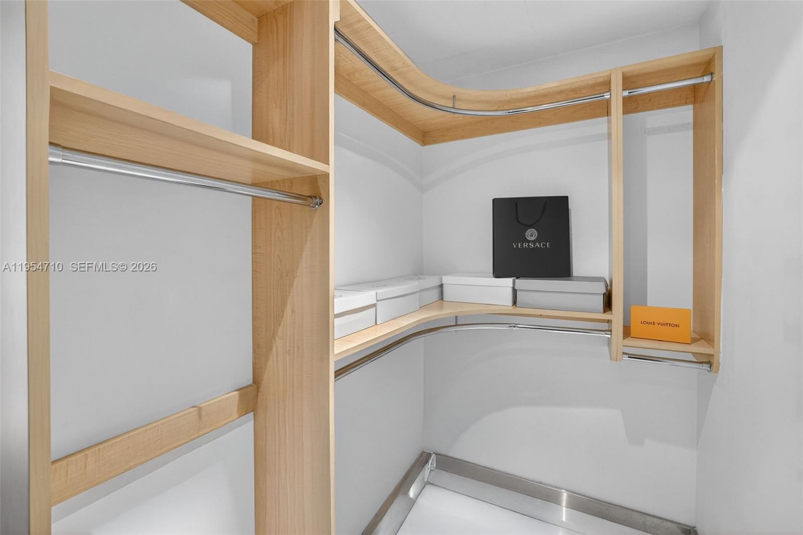 Photo of 2950 188th St  #302, Aventura, Florida, 33180 - 