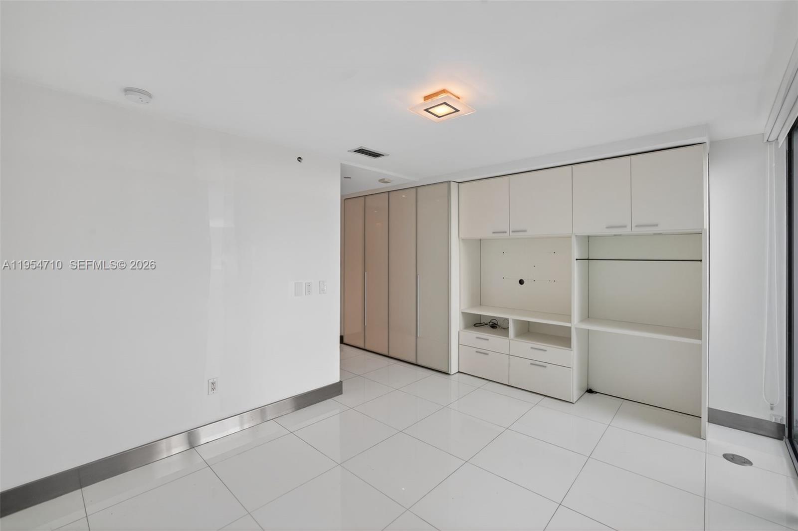 Photo of 2950 188th St  #302, Aventura, Florida, 33180 - 