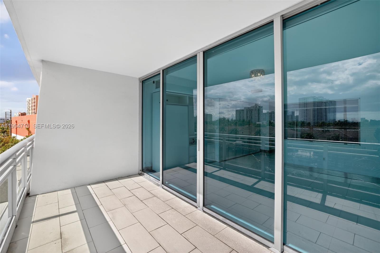 Photo of 2950 188th St  #302, Aventura, Florida, 33180 - 