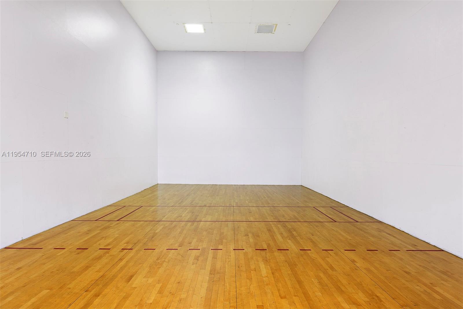 Photo of 2950 188th St  #302, Aventura, Florida, 33180 - 