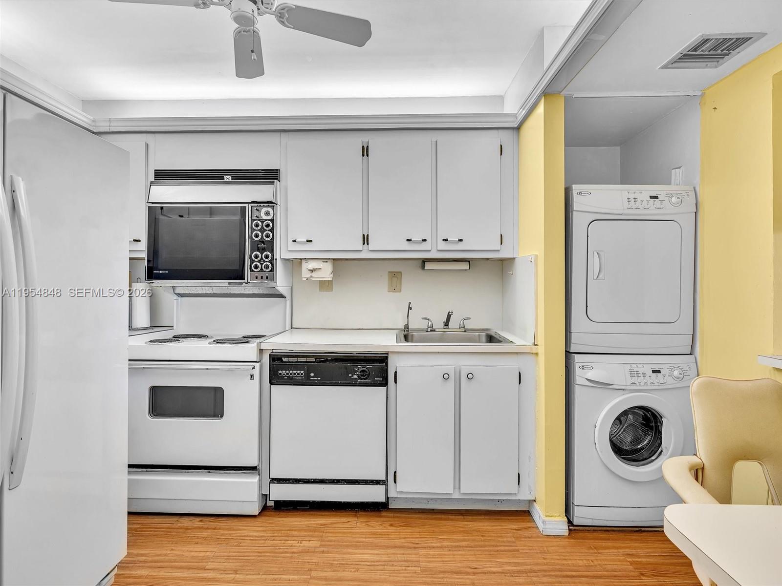 Photo of 3731 Country Club Dr #1223, Aventura, Florida, 33180 -