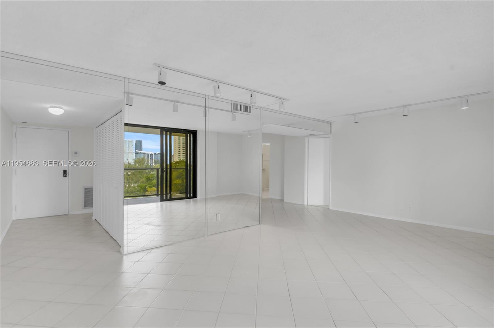 Photo of 18181 31st Ct  #806, Aventura, Florida, 33160 - 