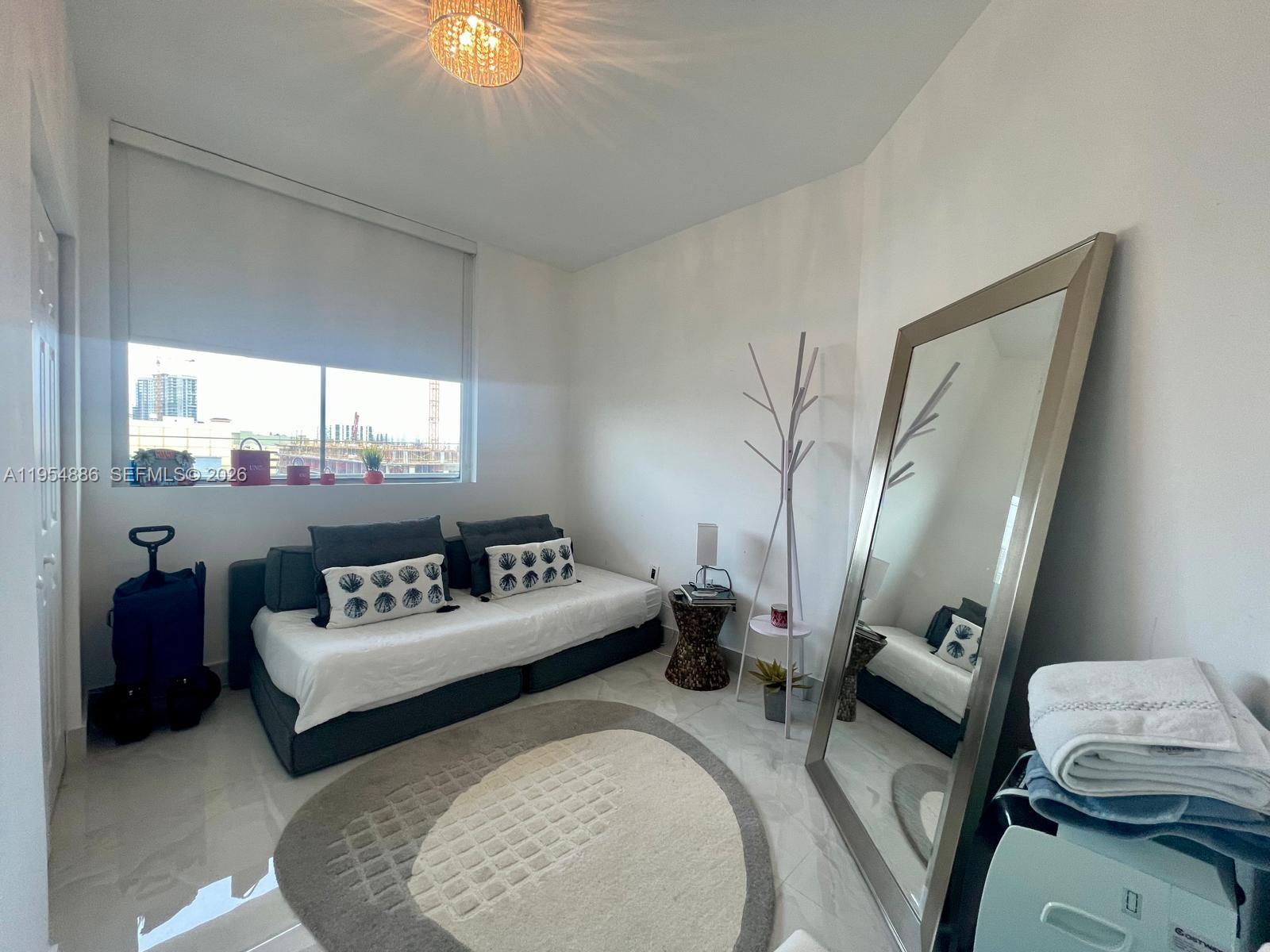 Photo of 140 Dixie Hwy  #527, Hollywood, Florida, 33020 - 