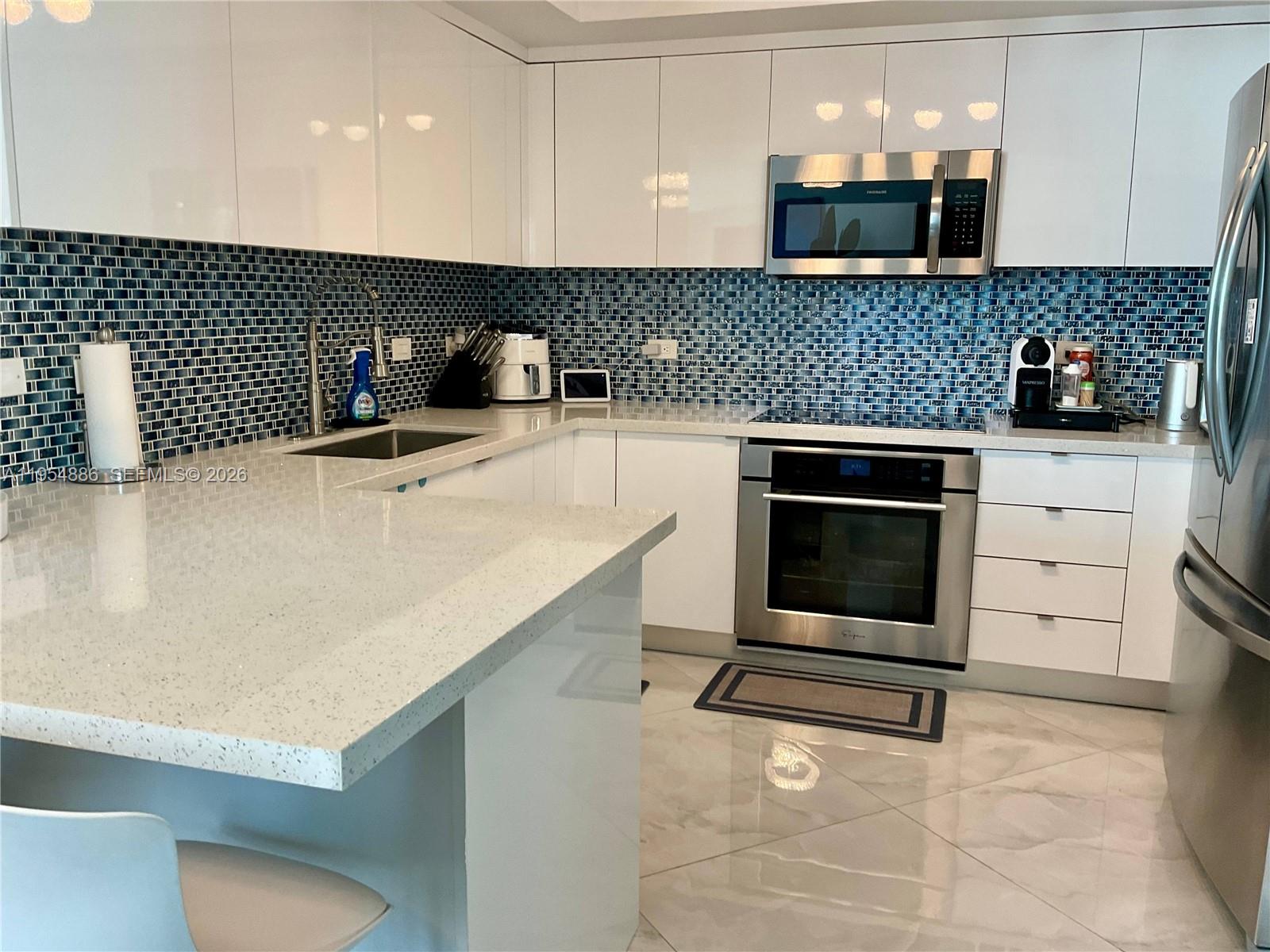 Photo of 140 Dixie Hwy  #527, Hollywood, Florida, 33020 - 