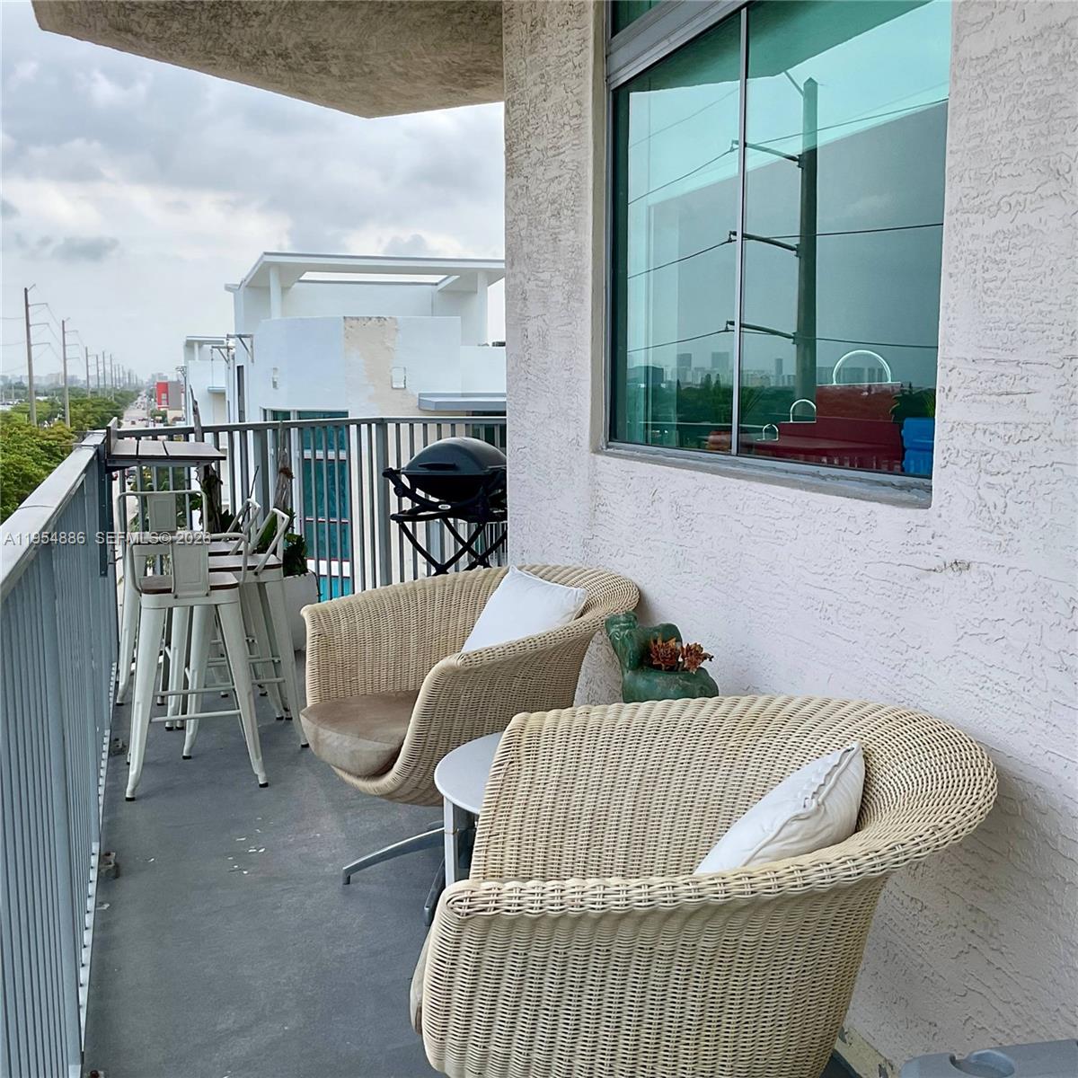 Photo of 140 Dixie Hwy  #527, Hollywood, Florida, 33020 - 