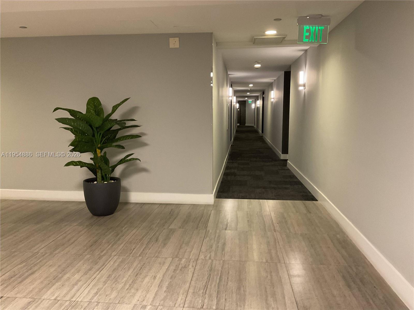 Photo of 140 Dixie Hwy  #527, Hollywood, Florida, 33020 - 