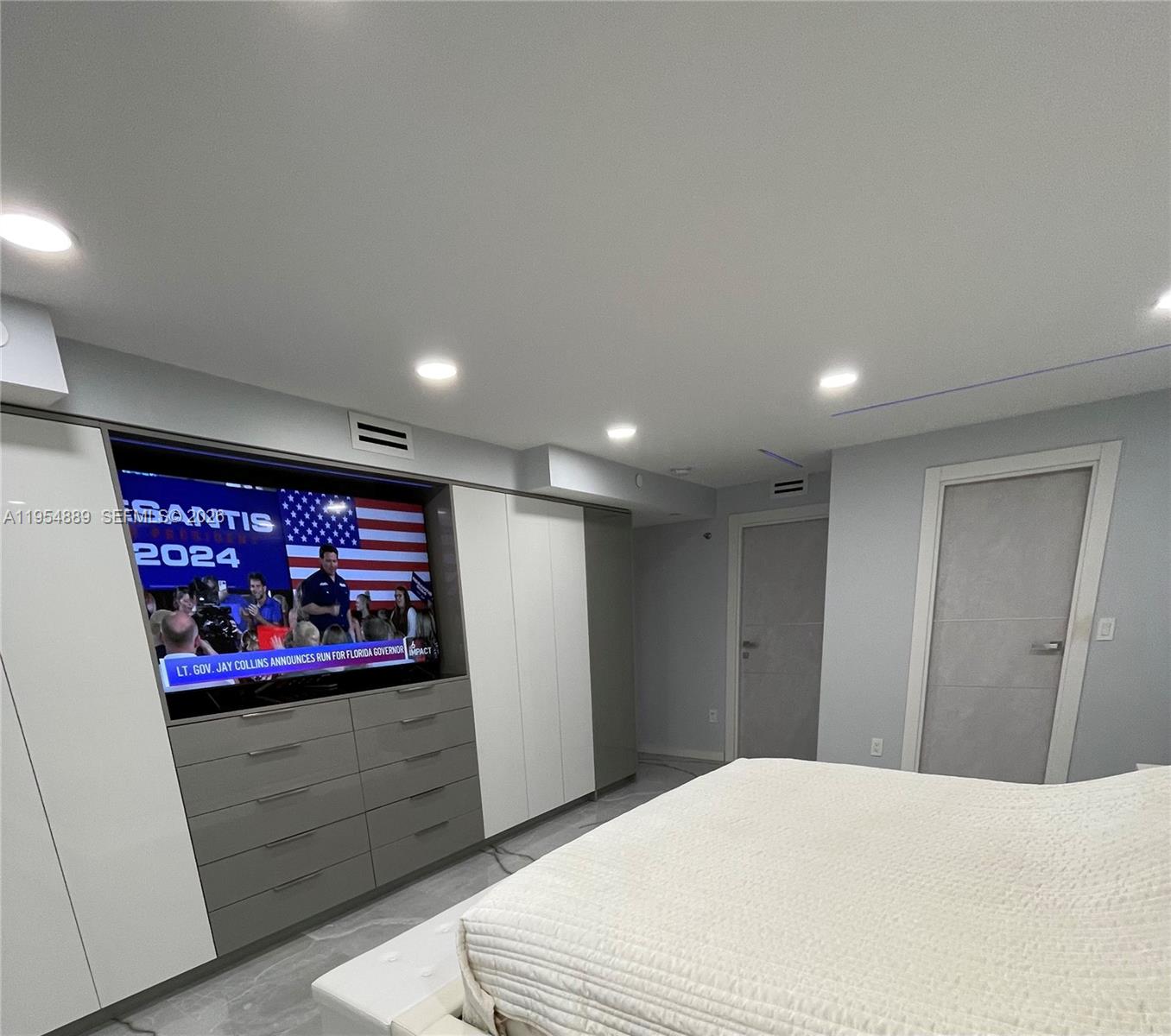 See details 309 3 / 3 1910 sq. ft. $ 2026-02-04 0 Photo