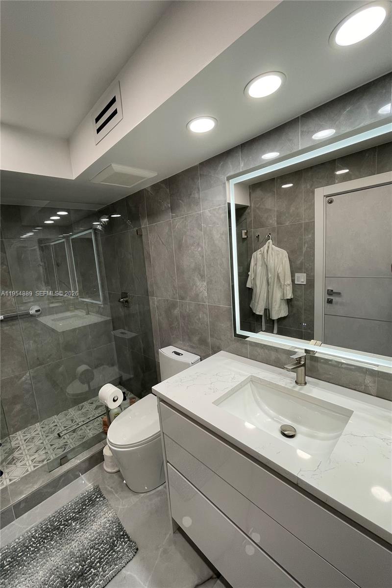 See details 309 3 / 3 1910 sq. ft. $ 2026-02-04 0 Photo