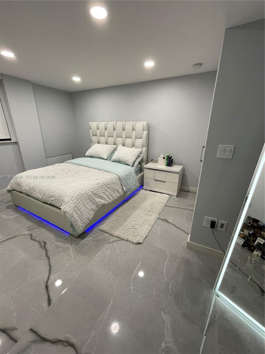 See details 309 3 / 3 1910 sq. ft. $ 2026-02-04 0 Photo