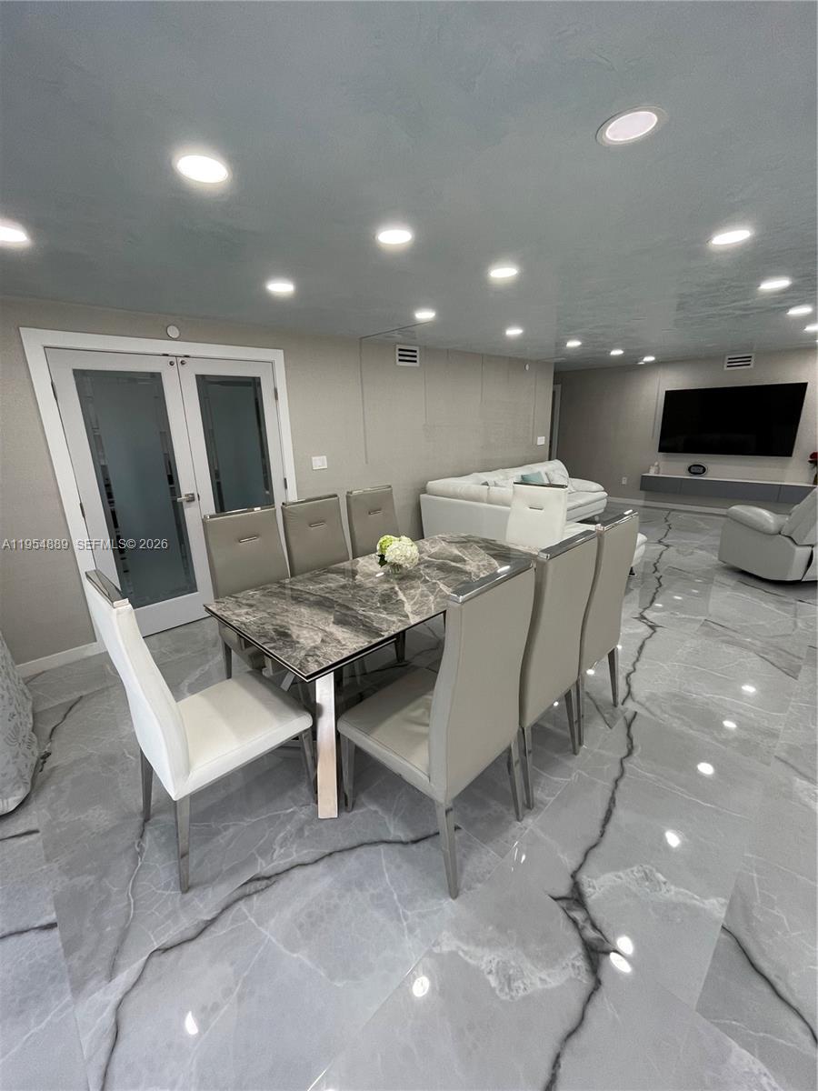 See details 309 3 / 3 1910 sq. ft. $ 2026-02-04 0 Photo