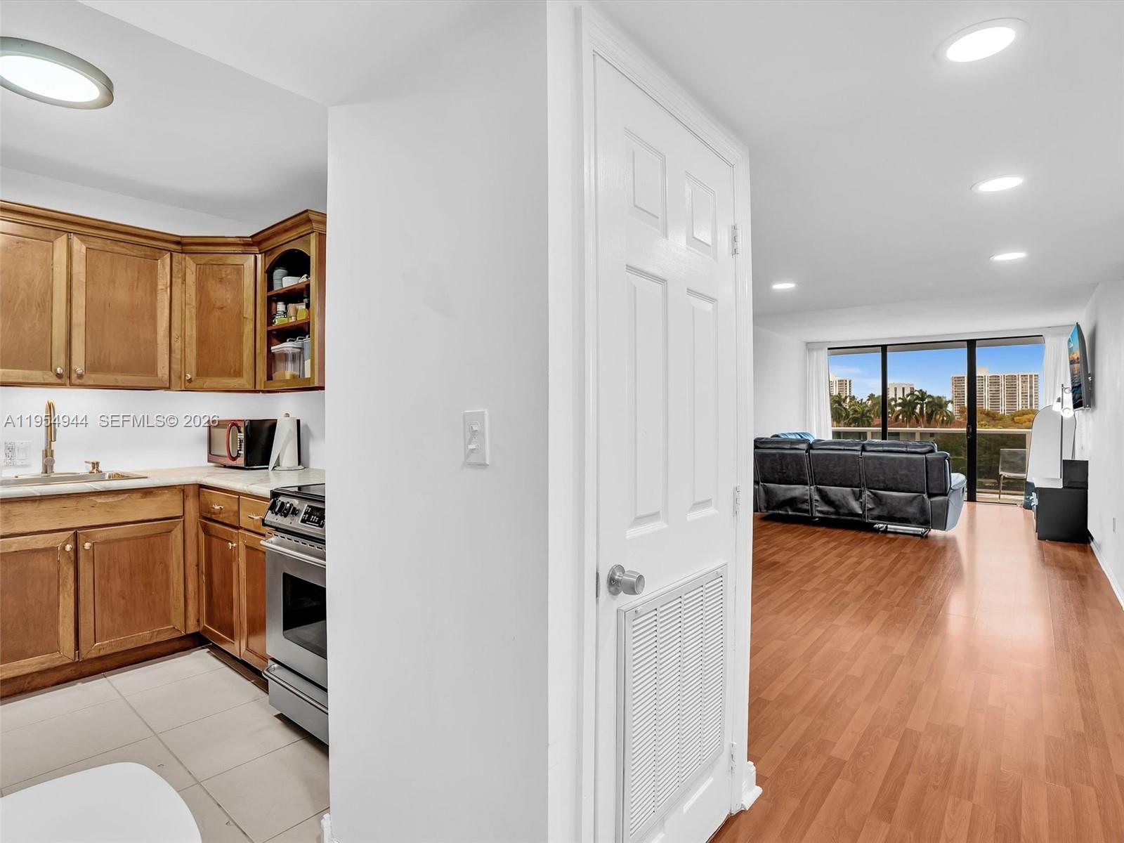 Photo of 3675 Country Club Dr  #410, Aventura, Florida, 33180 - 