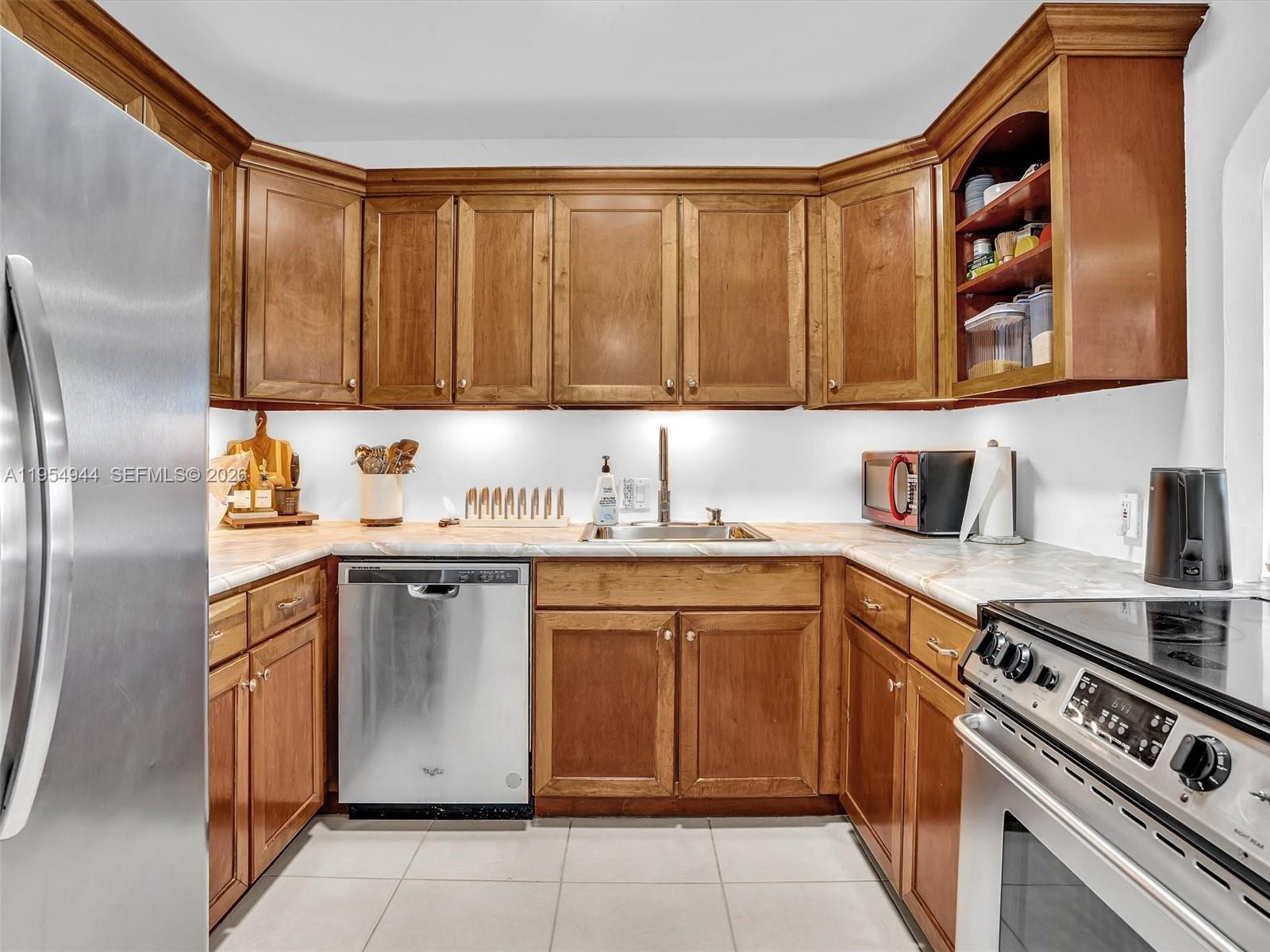 Photo of 3675 Country Club Dr  #410, Aventura, Florida, 33180 - 