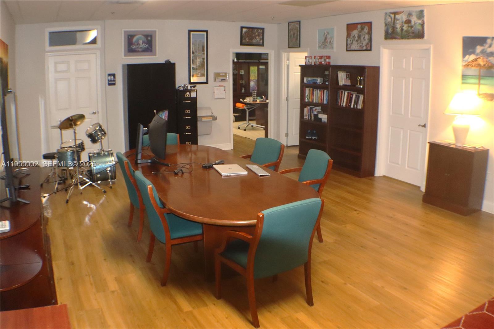 21  /   кв.футов $ 2026-01-29 0 Фото