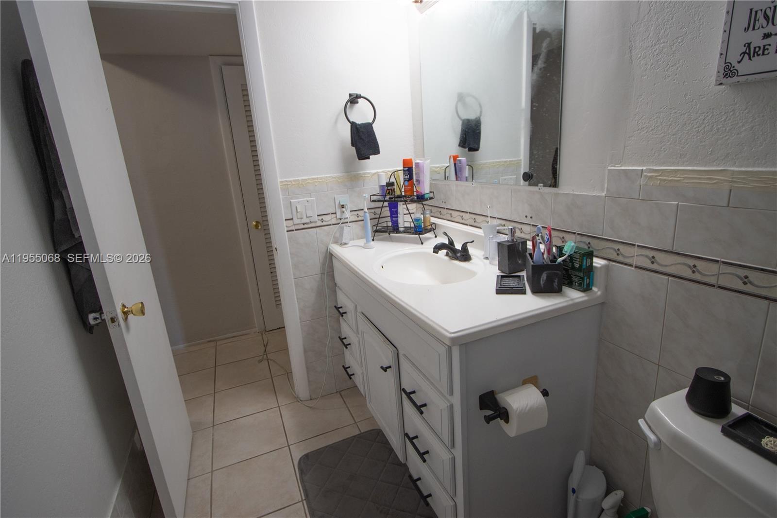 15 1 / 1 720 sq. ft. $ 2026-01-29 0 foto