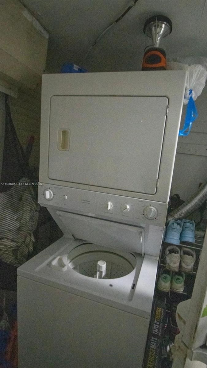 15 1 / 1 720 sq. ft. $ 2026-01-29 0 foto