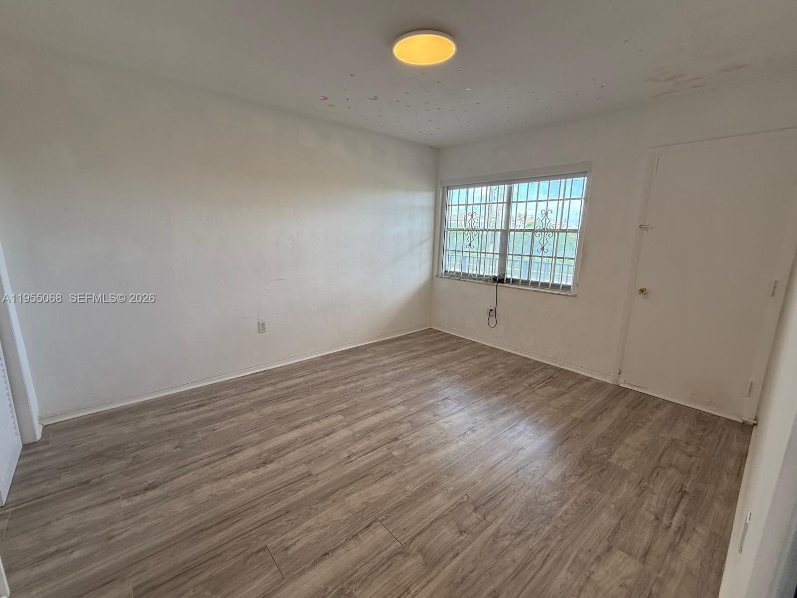 15 1 / 1 720 sq. ft. $ 2026-06-24 0 Photo