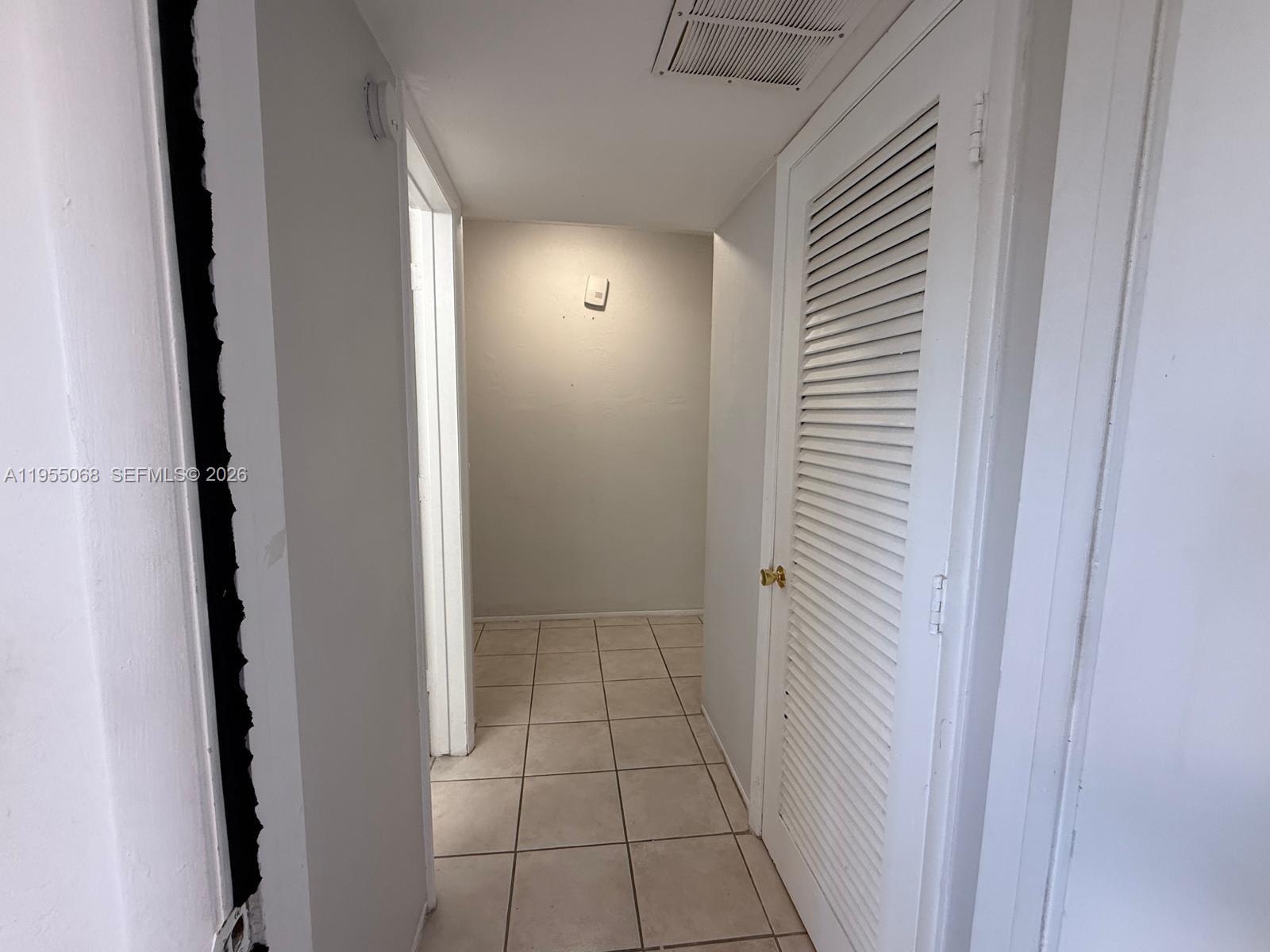 15 1 / 1 720 sq. ft. $ 2026-06-24 0 Photo