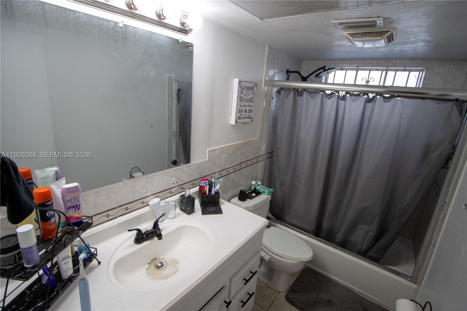 15 1 / 1 720 sq. ft. $ 2026-01-29 0 foto