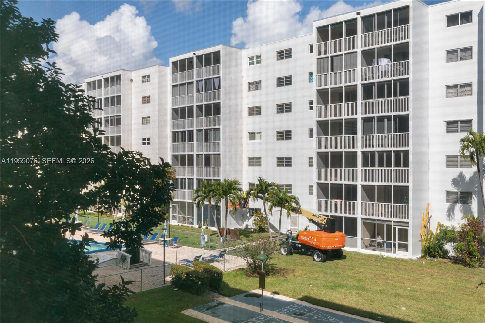 Photo of 301 14th Ave  #307, Hallandale Beach, Florida, 33009 - 