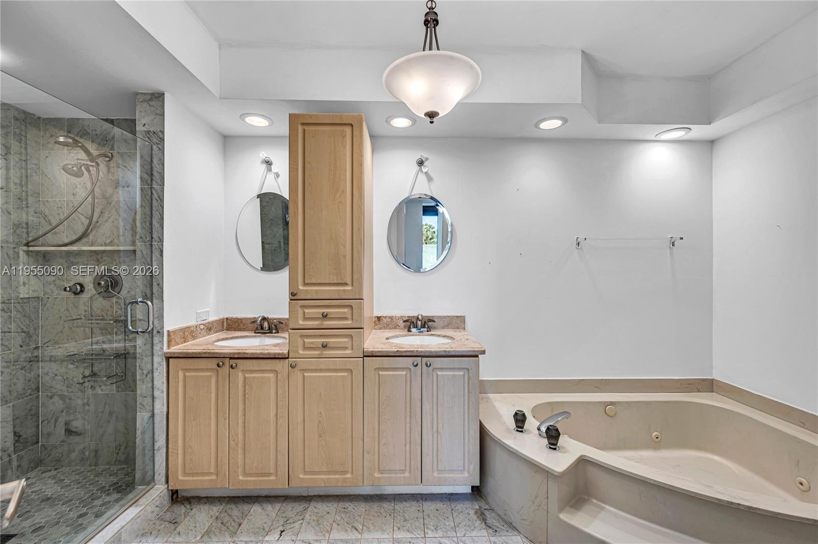 Photo of 20281 Country Club Dr  #210, Aventura, Florida, 33180 - Primary bathroom