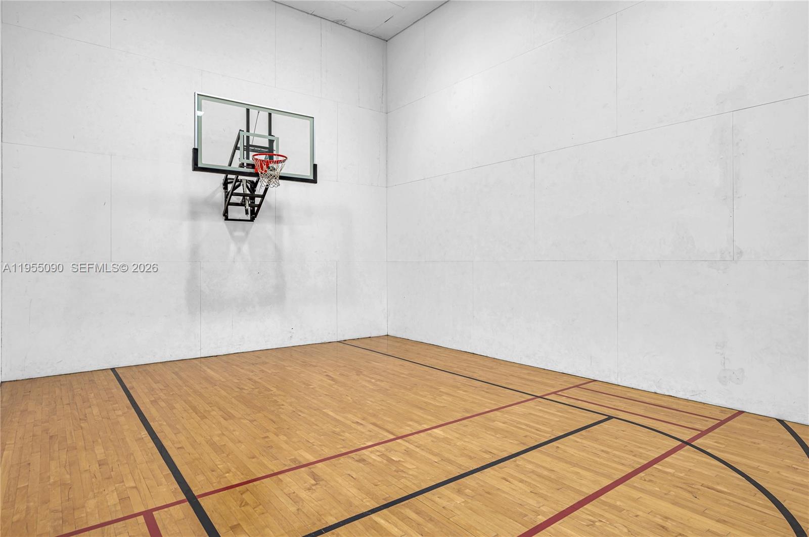 Photo of 20281 Country Club Dr  #210, Aventura, Florida, 33180 - Basketball court