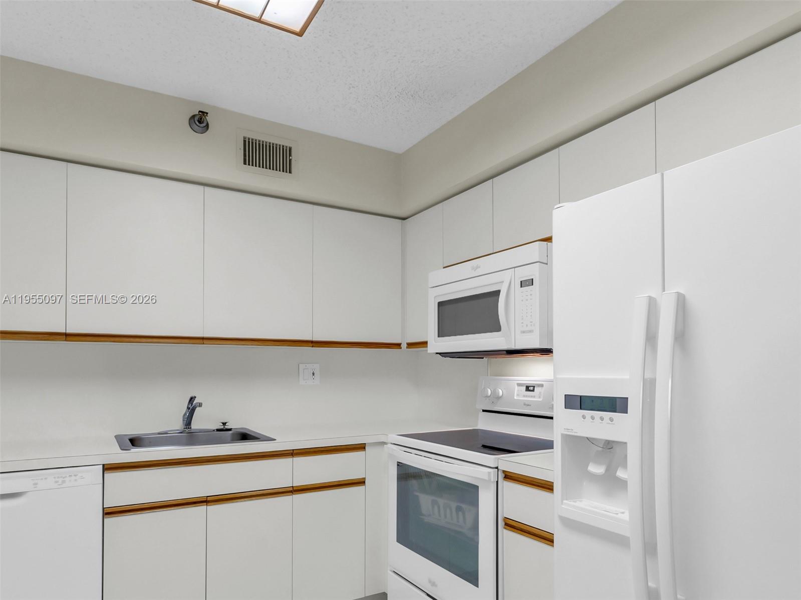 Photo of 3400 192nd St  #910, Aventura, Florida, 33180 - 