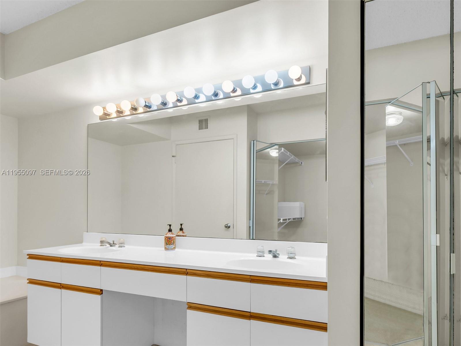 Photo of 3400 192nd St  #910, Aventura, Florida, 33180 - Master bathroom