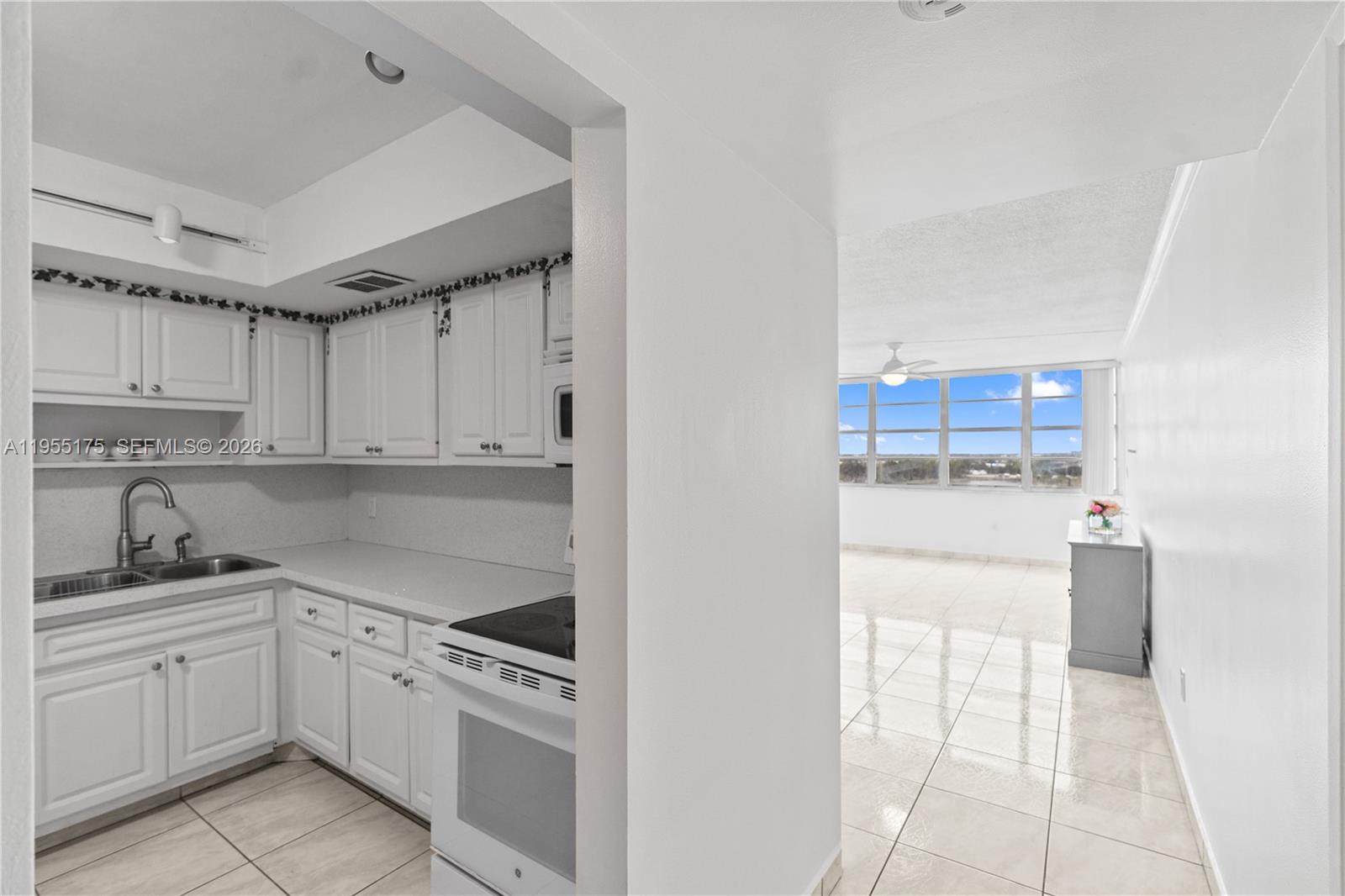 1424W 1 / 2 861 sq. ft. $ 2026-01-29 0 foto