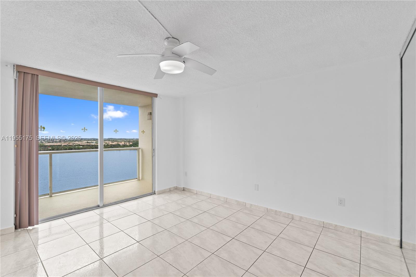 1424W 1 / 2 861 sq. ft. $ 2026-01-29 0 foto