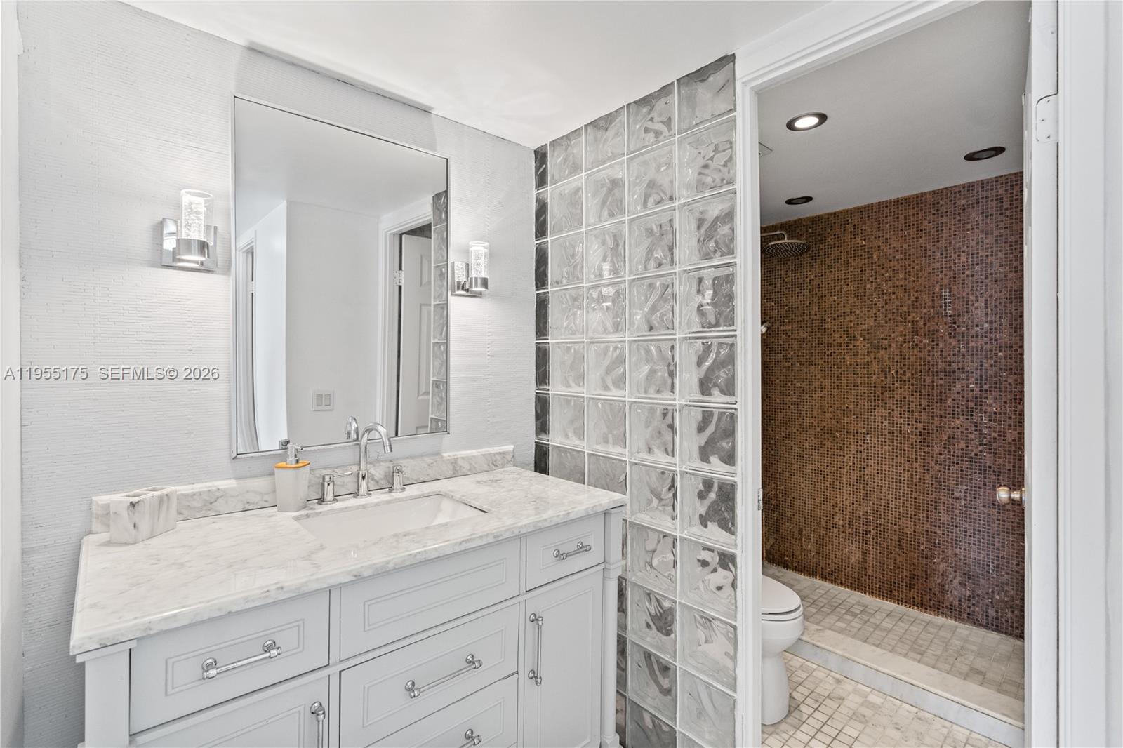 1424W 1 / 2 861 sq. ft. $ 2026-01-29 0 foto