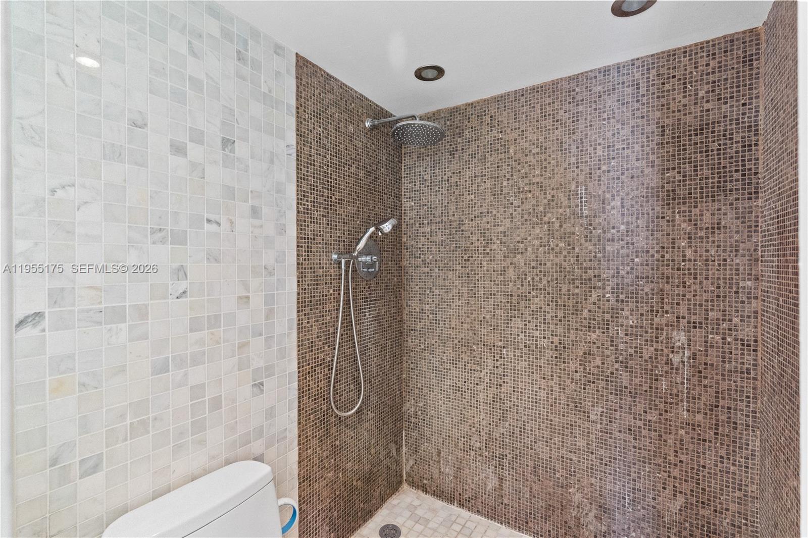 1424W 1 / 2 861 sq. ft. $ 2026-01-29 0 foto
