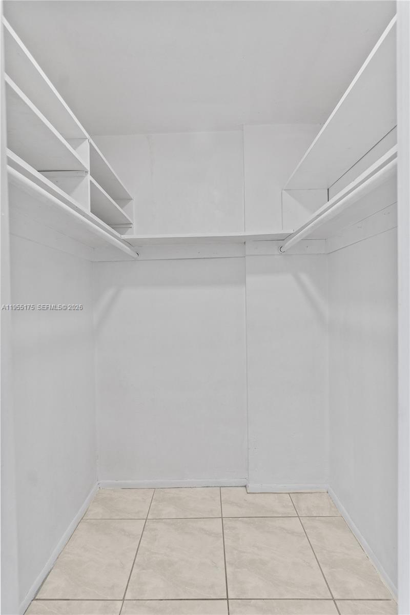 1424W 1 / 2 861 sq. ft. $ 2026-01-29 0 foto