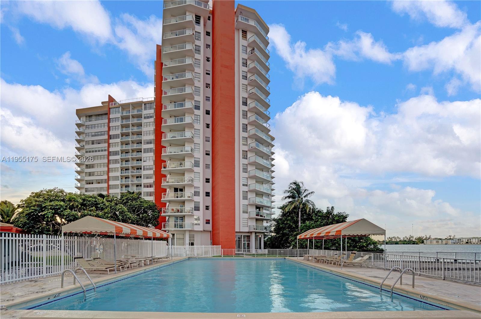 1424W 1 / 2 861 sq. ft. $ 2026-01-29 0 foto