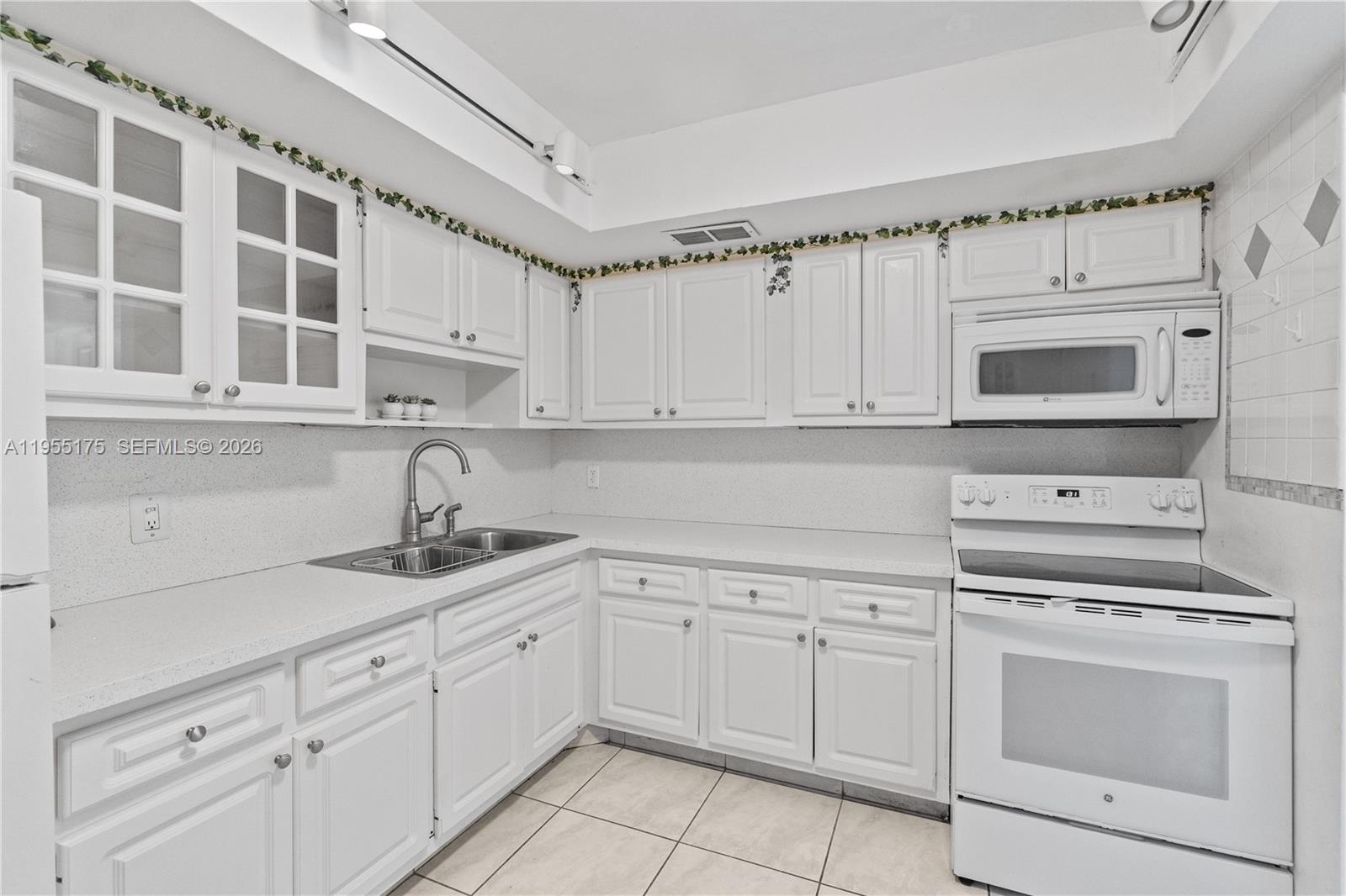 1424W 1 / 2 861 sq. ft. $ 2026-01-29 0 foto