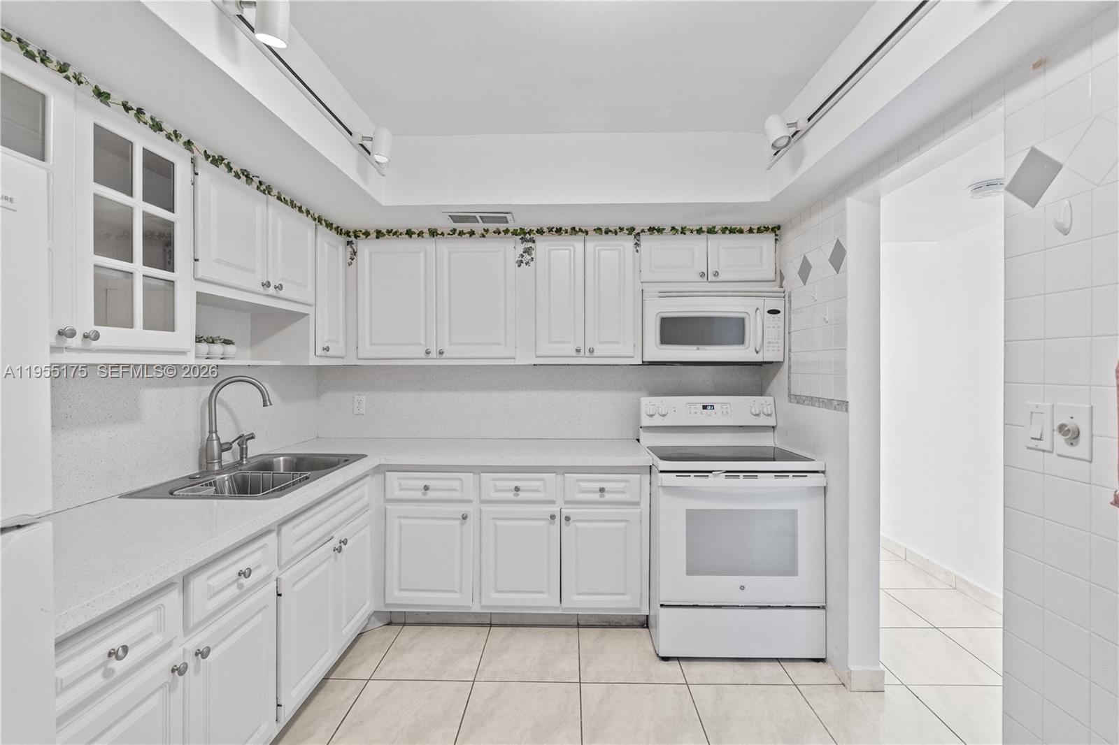 1424W 1 / 2 861 sq. ft. $ 2026-01-29 0 foto